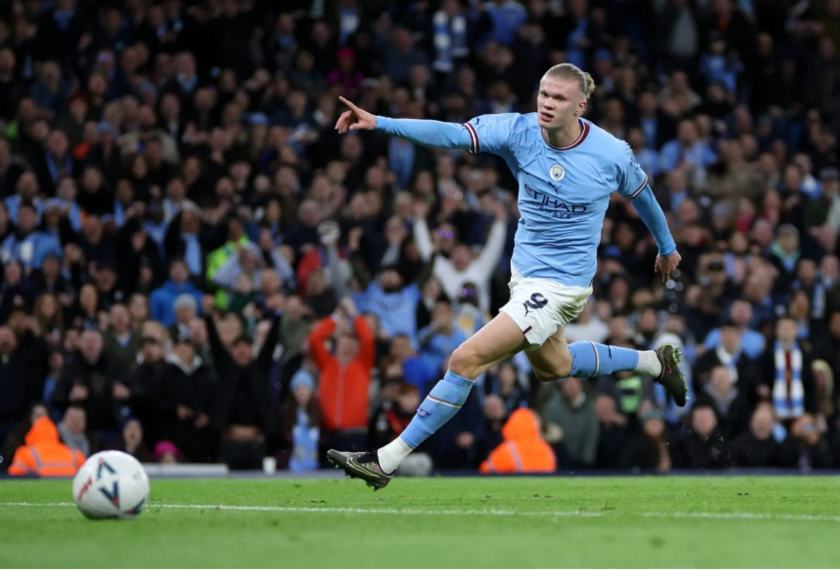 巴萨绝杀中国，哈兰德点燃赛场