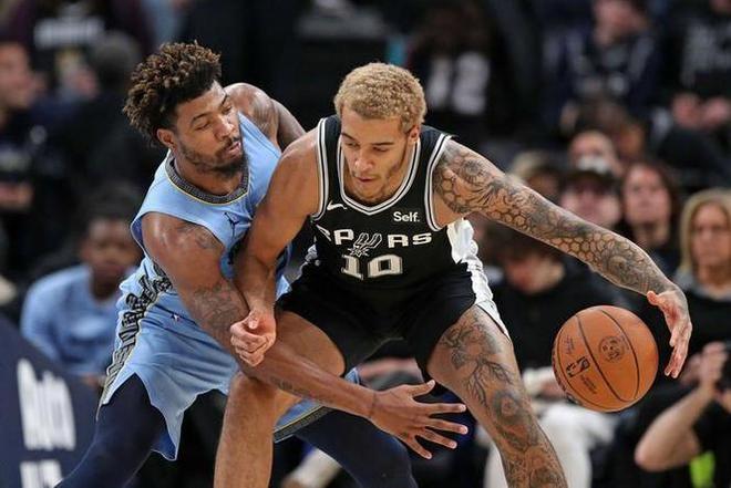 福建队轻取青岛队，莫兰特带队取胜