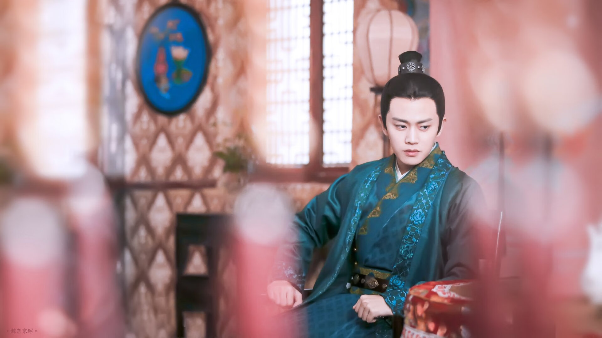 绝境逢生！莱万传射导演厄瓜多尔逆转好戏