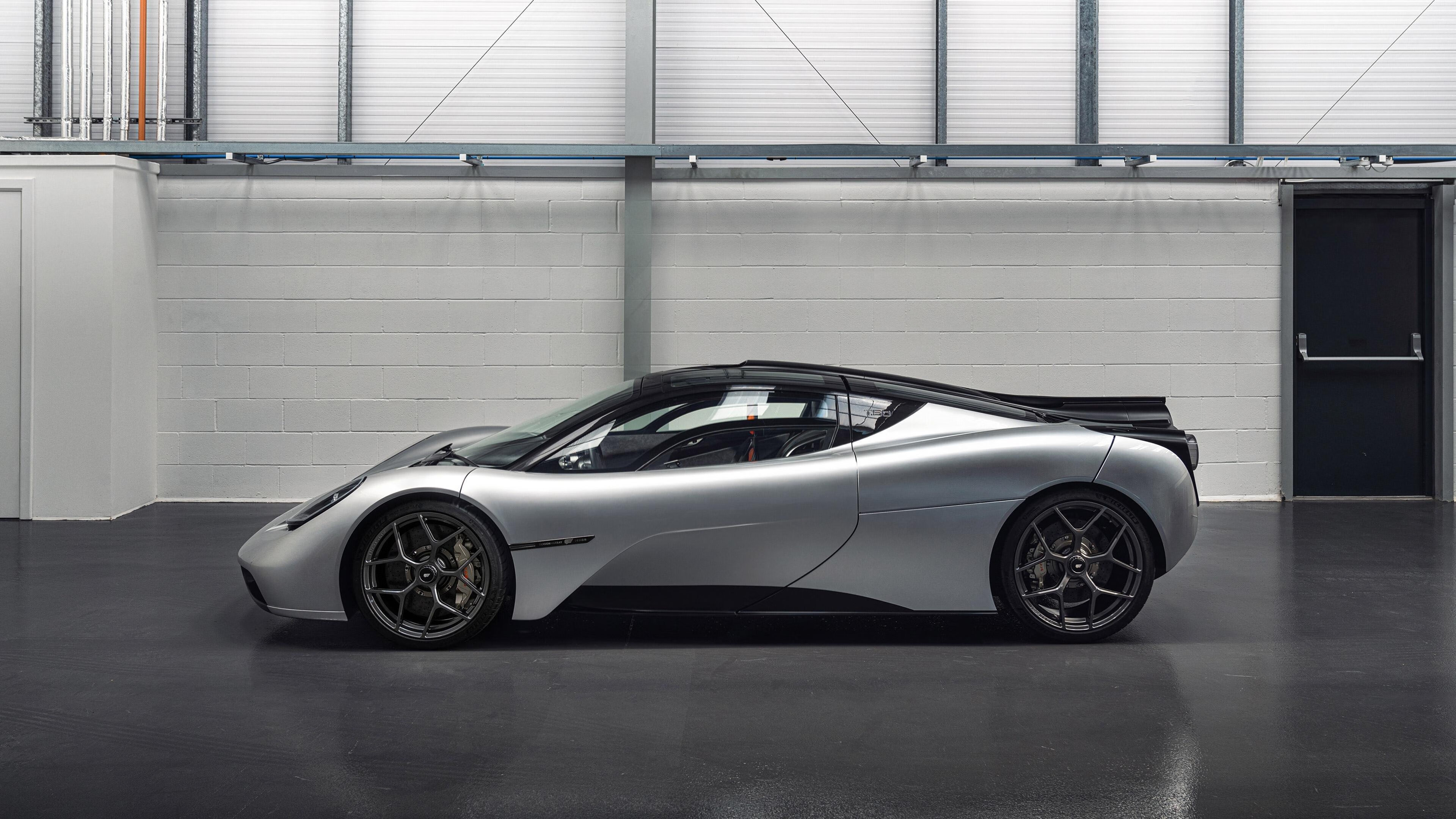 爱游戏tv-逆境之盾，门迪如何用双掌定义意甲焦点战的夜晚