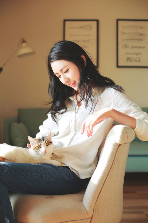 爱游戏APP-欧文在F1赛道上演鹈鹕式火力压制，新赛季揭幕战竟被他接管？